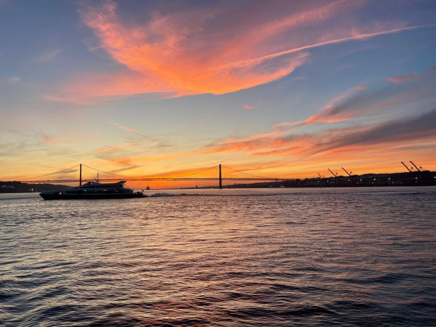 Lisbon: Sunset Boat Cruise Tour With Drinks - Customer Reviews and Ratings