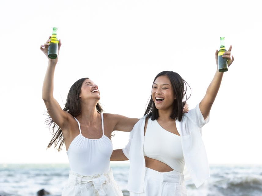 Lisbon: Sunset Boat Party Cruise With DJ and Open Bar - Capacity and Duration