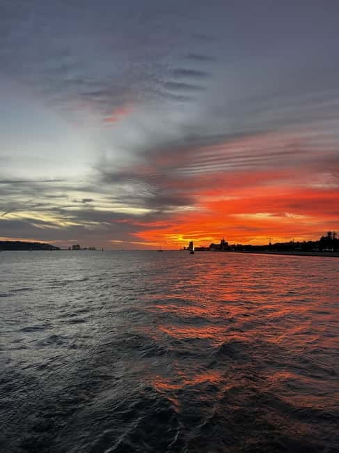 Lisbon: Sunset Sailing Boat Tour with Drinks - FAQ