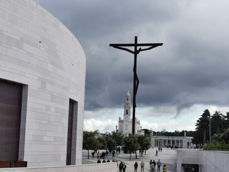 Lisbon to Fatima Nazaré and Óbidos Private Full Day Tour - Key points / Takeaways