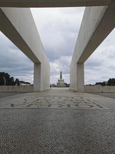 Lisbon to Fatima Nazaré and Óbidos Private Full Day Tour - Nazaré: Ocean Views and Big Waves