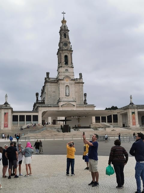 Lisbon to Fatima Nazaré and Óbidos Private Full Day Tour - Who Should Consider This Tour?