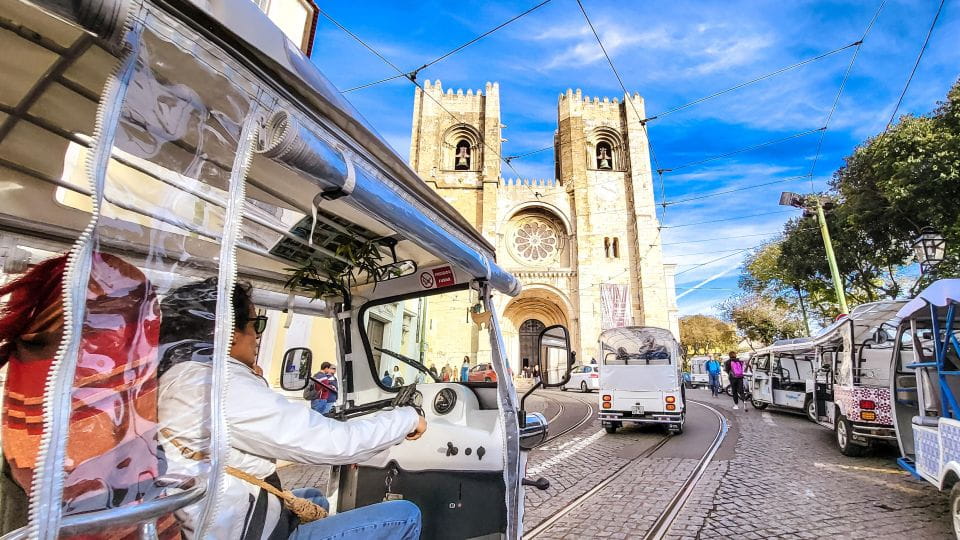 Lisbon Tour Oldtown & Viewpoints on a Tuktuk! - Tour Overview and Booking Information