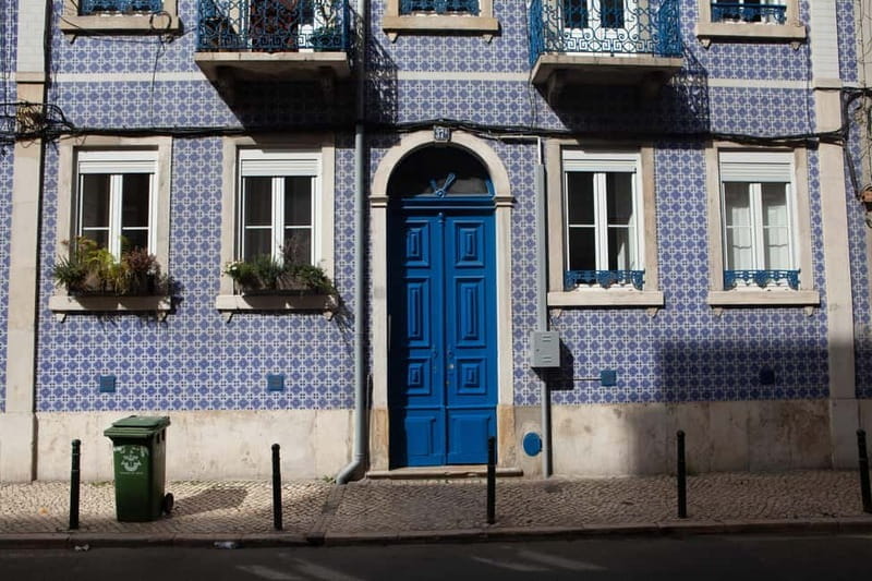 Lisbon Tram 28 Route : Electric Tuk Tuk | Professional Guide - Price and Logistics: Is it Worth It?