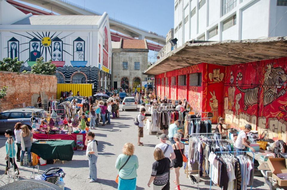 Lisbon: Tuk Tuk Tour, Belem and Cascais - Beachside Visits in Cascais