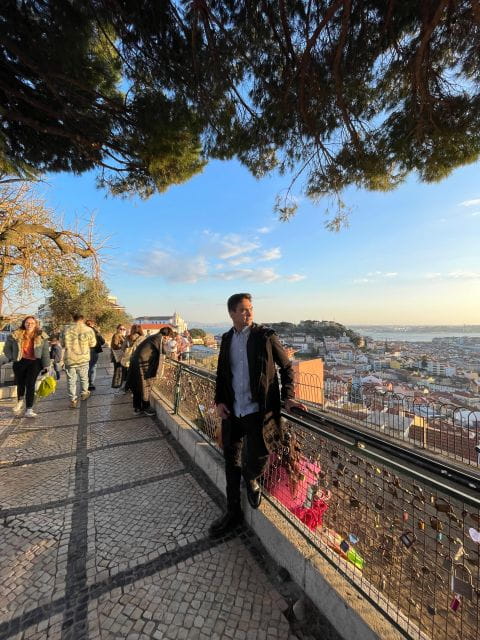 Lisbon: Tuk Tuk with hotel pick up and the best of old city - Key points / Takeaways