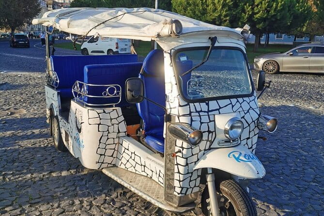 Lisbon's Old Town Private Tuk Tuk Tour (1 Hour and 30 Minutes) - Key points/Takeaways