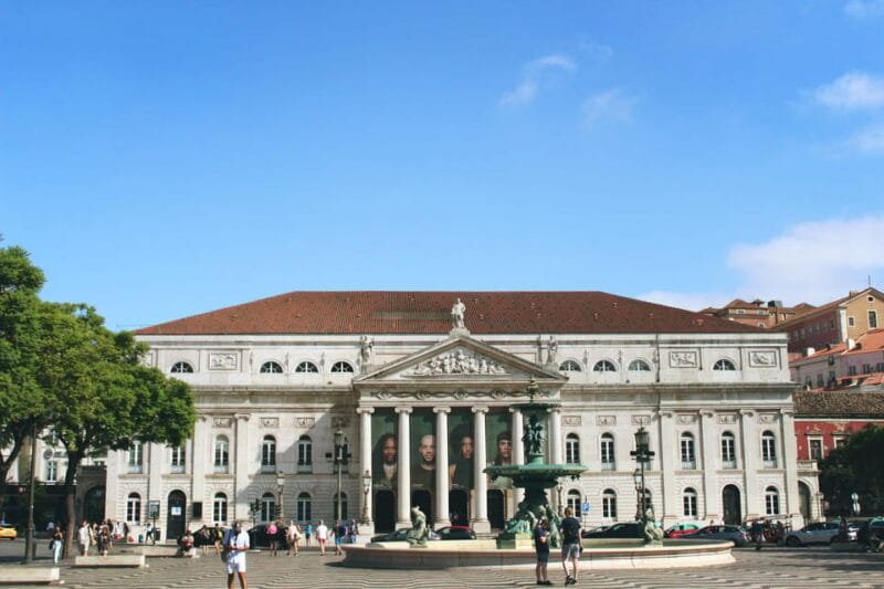 Lisbon's Roots: Tuk tuk experience throuth the Old Lisbon - The Sum Up