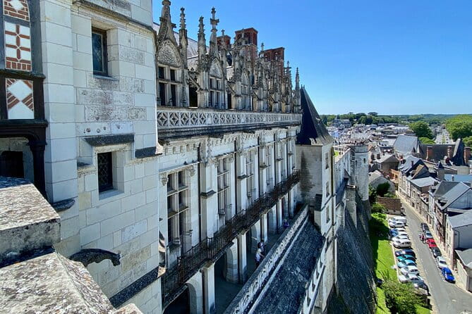Live Guided Chenonceau, Chambord, Amboise Castles trip from Paris - FAQ