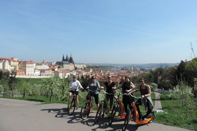 Live-Guided e-Scooter Tour of the Old Town of Prague, 60 min - FAQ