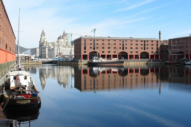 Liverpool Private City Tour and Chester City - Understanding the Three Graces and the Liverpool Waterfront