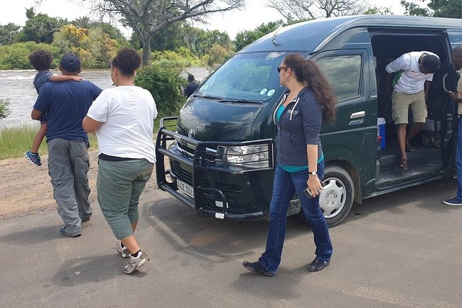 Livingstone Airport Transfers and Shuttles - About Livingstone Airport Transfers