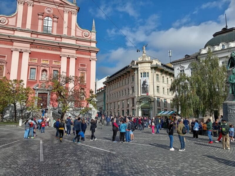 Ljubljana: City Center Walking Tour History Experience - Introduction to the Ljubljana City Center Walking Tour Experience