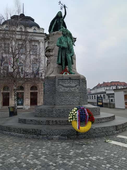 Ljubljana: Old Town Guided Walking Tour in French - What to Expect: Practical Details and Tips