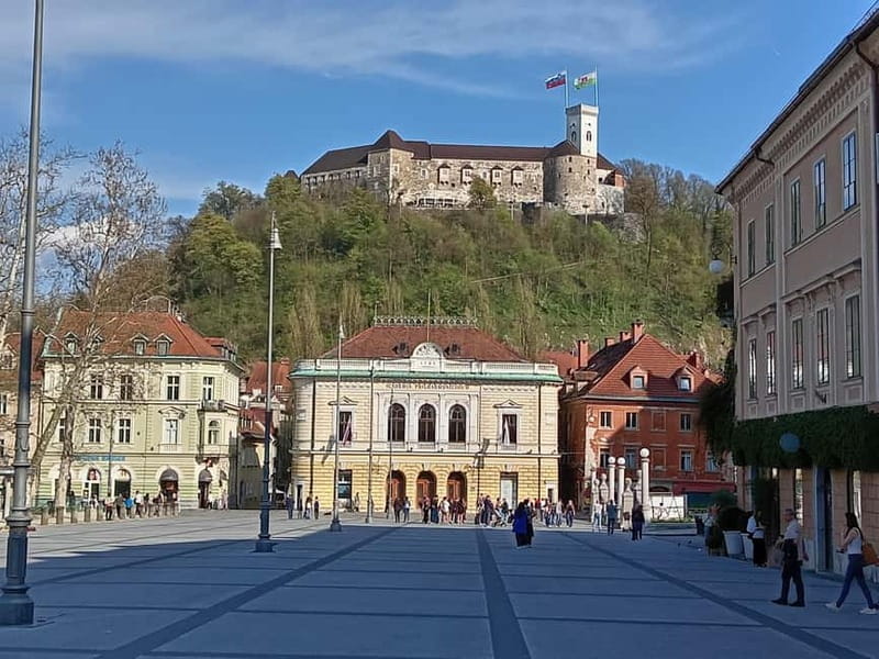 Ljubljana: Old Town Guided Walking Tour in French - FAQ