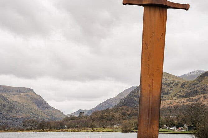 Llanberis, Conwy and Caernarfon Castle: A Self-Guided Driving Tour of Snowdonia - Food, Shopping, and Unique Stops