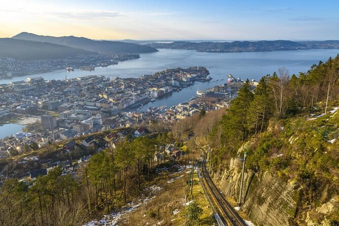 Local food tasting & Excursion with a city view from the top 4pax - Discovering Bergen: A Genuine 3-Hour Journey