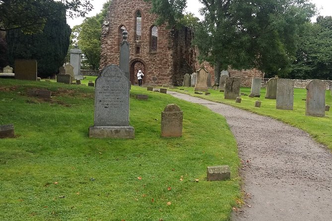 Loch Ness, Clava Cairns and Outlander Sites From From INVERNESS - Culloden Battlefield and Jacobite History