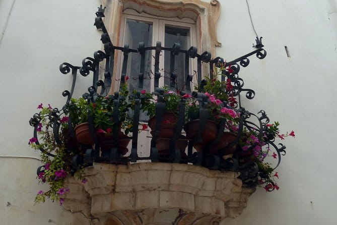 Locorotondo 2-hour private tour: a place to fall in love with - Starting Point: Piazza Vittorio Emanuele