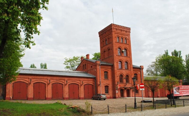 Lodz Old Town Manufaktura Highlights Private Walking Tour - The Sum Up