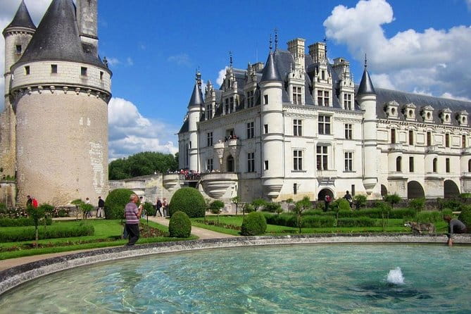 Loire Valley Trip from Paris with Private Local Guide & Private Transportation - Practical Details and What the Tour Means for You