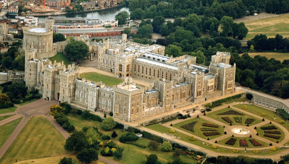 London: 10-hour Private Tour(Windsor Castle+Bath+Stonehenge) - Enigmatic Stonehenge Visit