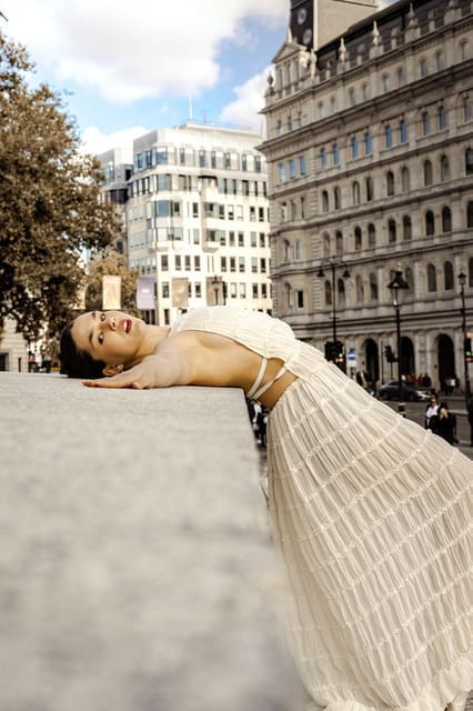 London: 1980s-Inspired Photoshoot at Iconic Landmarks - Who Will Love This Experience?