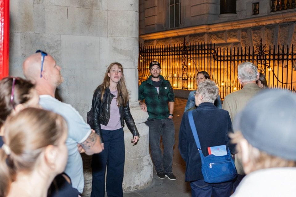 London: 2-Hour Haunted Pub Walking Tour - Grave-Robbers and Criminals