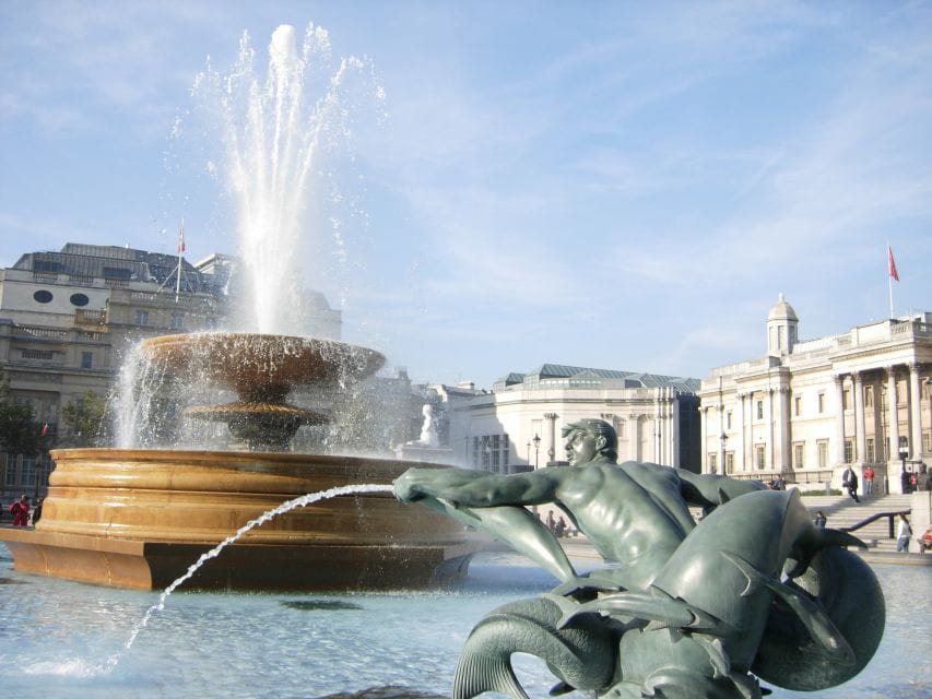 London: 3-Hour Private Walking Tour - Arrival at Trafalgar Square