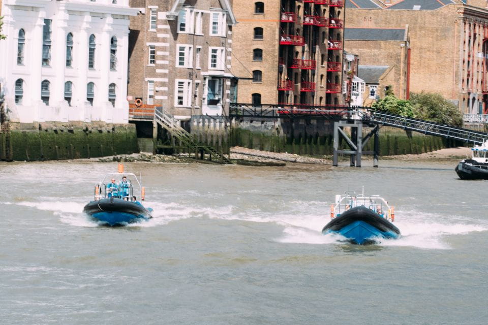 London: Bond for Day Tour – All Inclusive & Speedboat - Westminster and St. Jamess Park