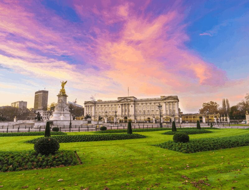 London: Buckingham Palace and Royal London Walking Tour - Key Points / Takeaways