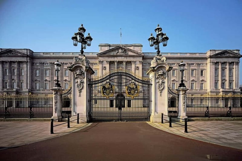 London: Buckingham Palace & Royal City Walking Tour - Exploring Londons Royal Heritage on Foot