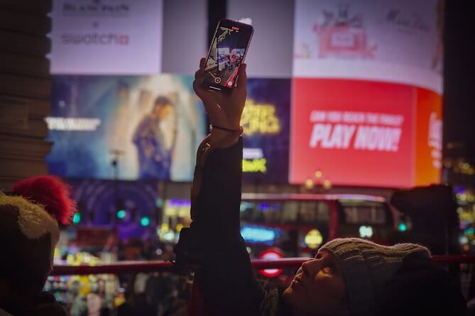 London Christmas Lights Tour by Vintage Double-Decker Bus - Exploring the Festive London Lights by Vintage Double-Decker