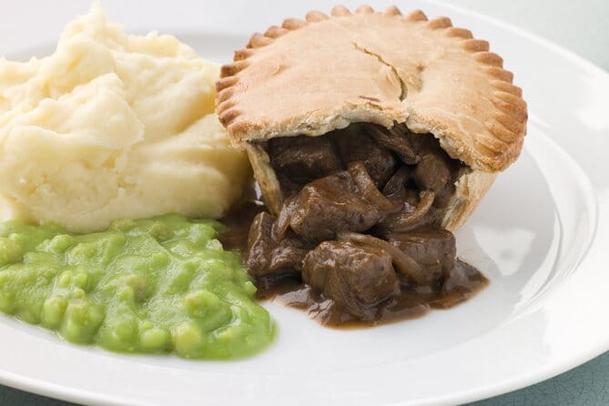 London Food & Drinks Private Tour - British Taverns & Pubs - Fish & Chips at Poppies