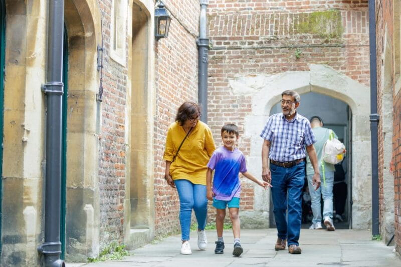 London: Hampton Court Palace Private Tour with Train Option - FAQ