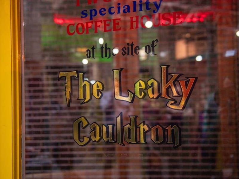 London: Harry Potter Film Locations Sightseeing Bus Tour - Entering the Wizarding World: What to Expect