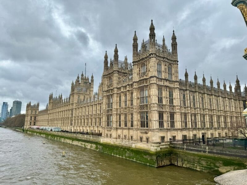 London Highlights Walking Tour with Licenced Tour Guide - Key points / Takeaways