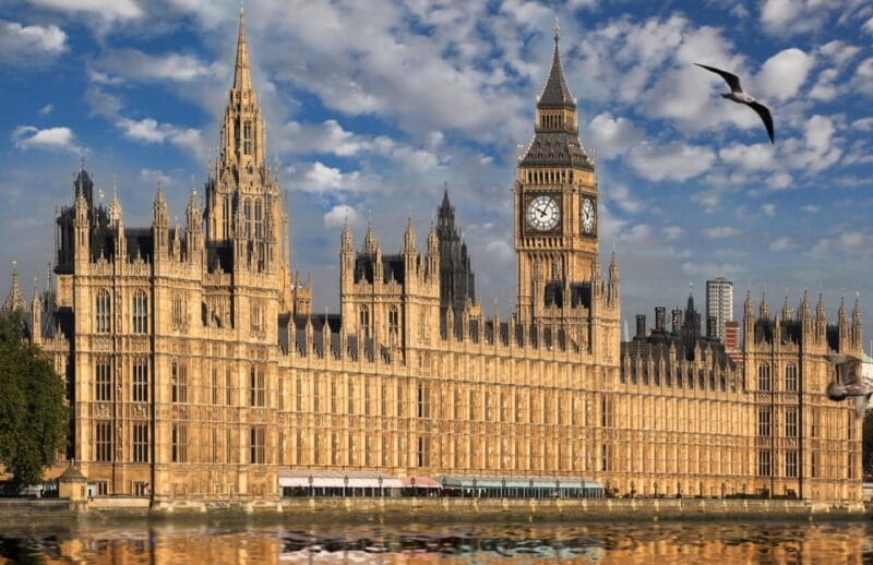 London Highlights Walking Tour with Licenced Tour Guide - Why This Tour Works Well