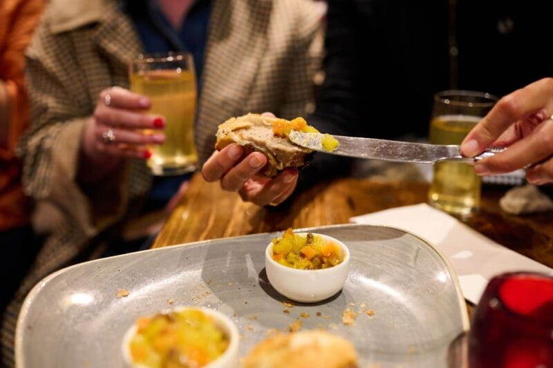 London: Historic Pubs, British Ales & Classic Dishes - Exploring London’s Historic Pubs and Food Scene