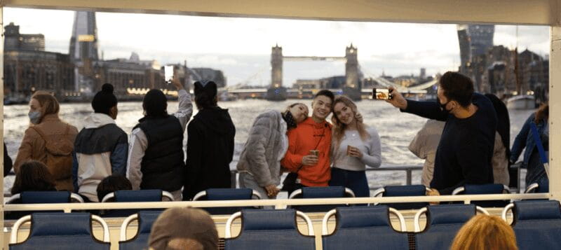 London: Hop-On Hop-Off 1-Day River Sightseeing Adventure - Experience Quality and Crew Insights