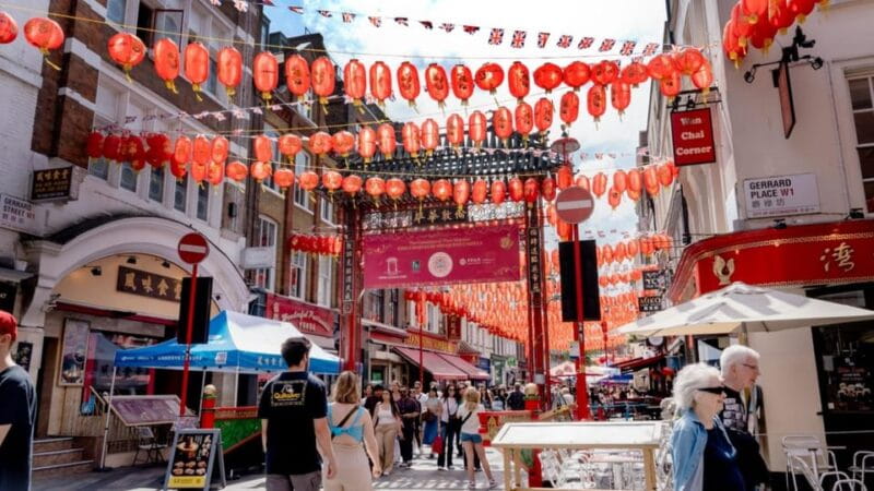 London: Hop-On Hop-Off Pass with Thames River Cruise 24 Hrs - The Dark Side: Jack the Ripper Walking Tour