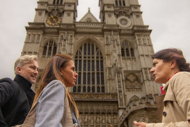 London Private One Day Tour with a Local, Highlights & Off-the-Beaten-Path - Exploring London’s Iconic Landmarks