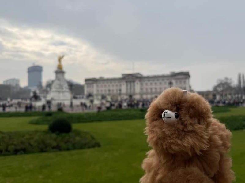 London: Private Tour of Stonehenge, Windsor Castle, and Bath - Discovering the Treasures of England: A Deep Dive into the Tour