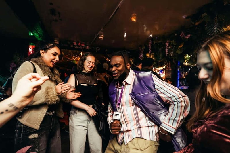 London Pub Crawl: Ultimate Central London Night Out - FAQ: Your Practical Questions Answered