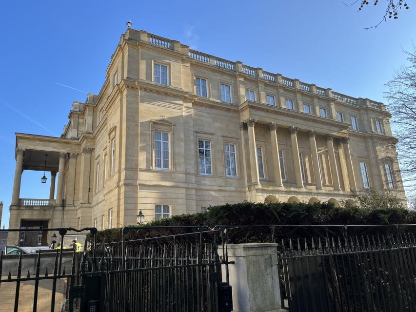London: Royal Family and Changing of the Guards Walking Tour - Historical Significance