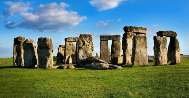 London: Stonehenge & Bath Day Trip with Optional Roman Baths - Discovering the Secrets of Stonehenge