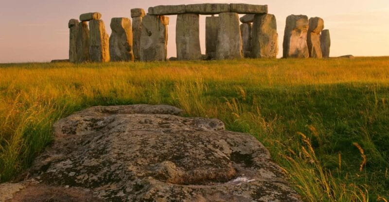 London: Stonehenge, Glastonbury & Avebury Small Group Tour - Entering the Land of Legends: An In-Depth Look at the Sites