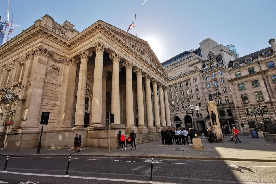 London The City: Puzzle Treasure Hunt to a Pub +Team Racing! - Additional Information