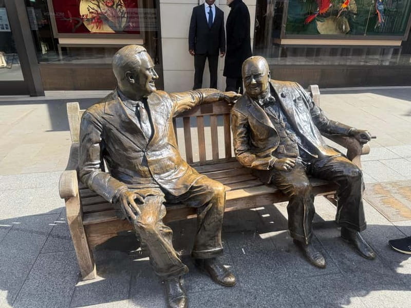 London: The Crown Royal Palaces and Royal Parks Walking Tour - Exploring Londons Royal Heritage in a Compact Walk