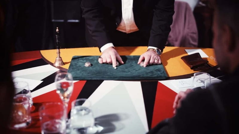 London: The Magician's Table - Up-Close Magic Show - A Closer Look at the Performers and Tricks